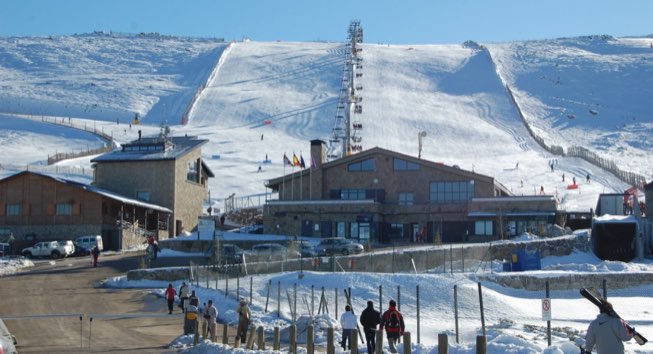Detalle de la estación de esquí de La Covatilla