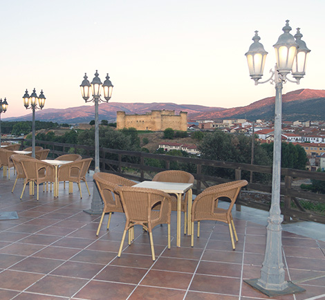 terraza vistas Castillo Valdecorneja HMG